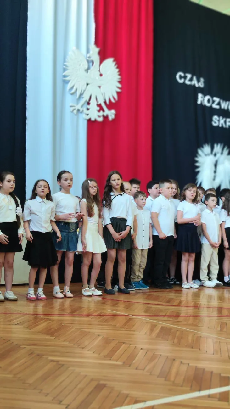8 zakonczenie roku klasy 3 i 8 sp2 skierniewic 2