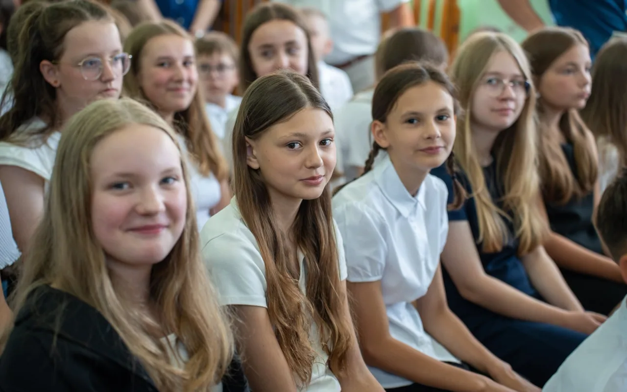 Ostatni dzwonek dla 7500 uczniów w Skierniewicach. Tak SP 5 i „Ekonomik” pożegnały rok szkolny — zdjęcie 8 z 52