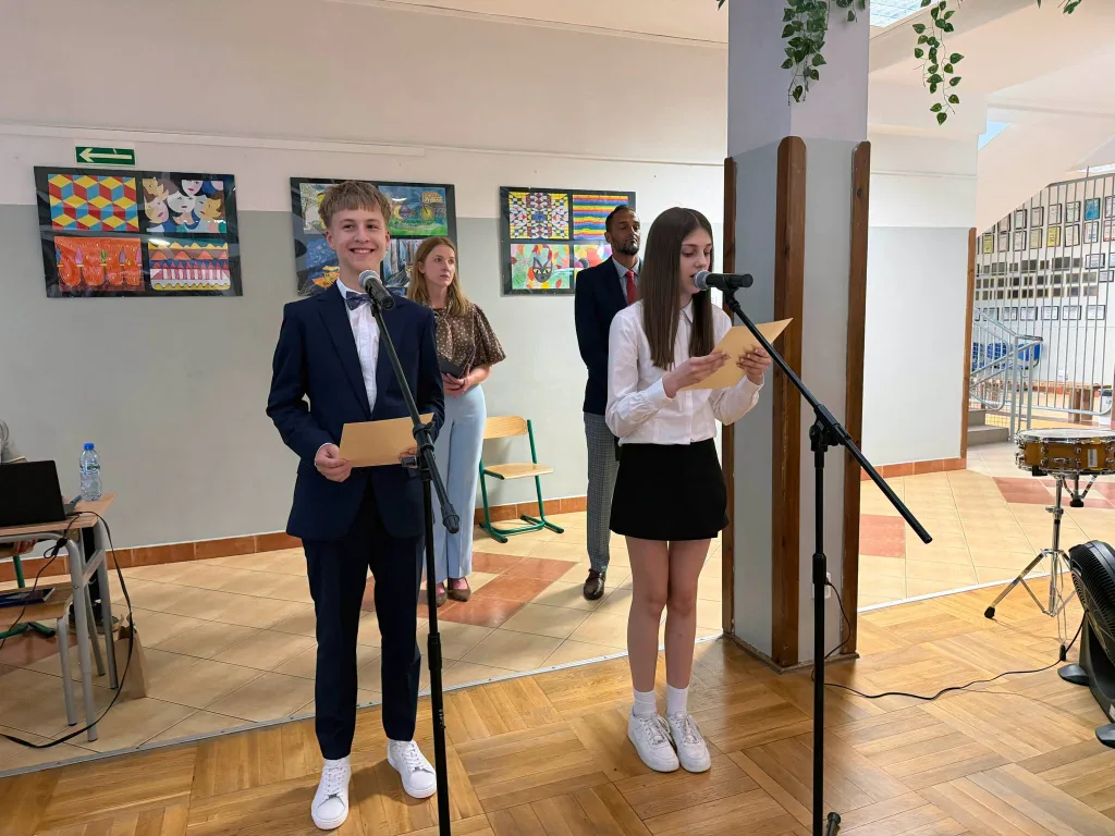 99 pozegnanie osmoklasistow sp 9 skierniewice