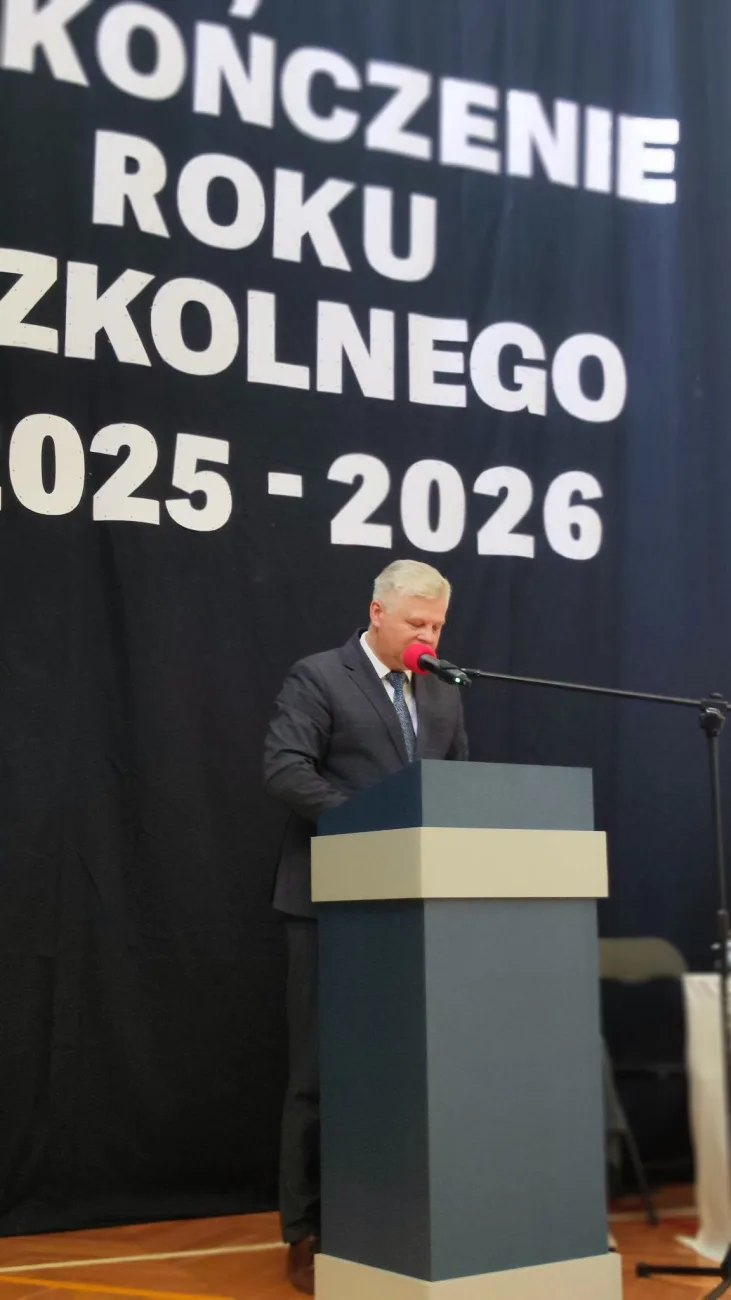 9 zakonczenie roku klasy 3 i 8 sp2 skierniewic 2
