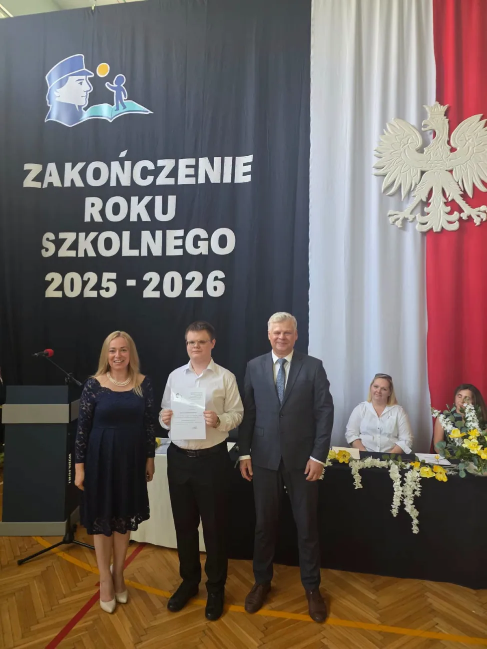 9 zakonczenie roku klasy 3 i 8 sp2 skierniewic