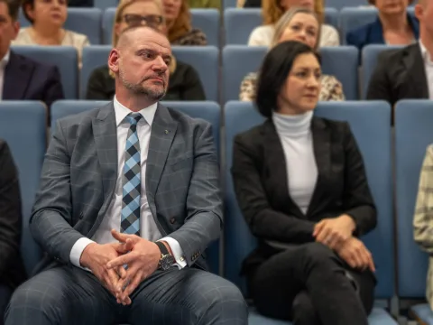 Majątki skierniewickich radnych pod lupą. Milionowe domy, wysokie dochody i kredyty na auta