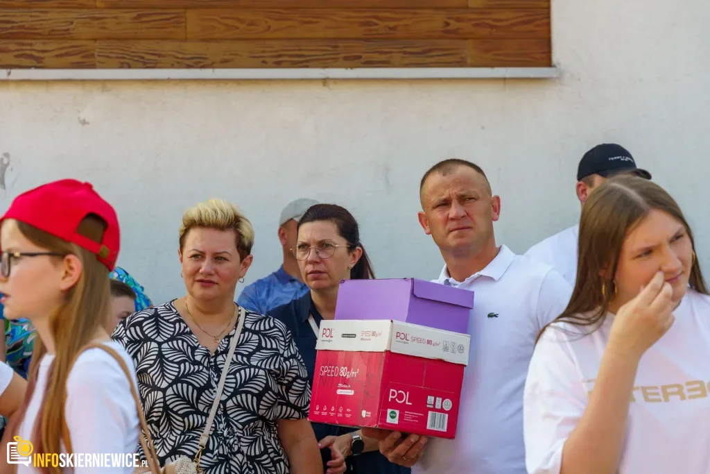Wielki korowód przeszedł przez Lipce Reymontowskie. Zobacz zdjęcia z Dnia Reymonta 2026! 1 dnia reymonta 2026 37 z 75 1024x683 watermarked large