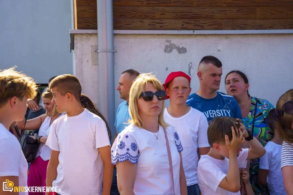Wielki korowód przeszedł przez Lipce Reymontowskie. Zobacz zdjęcia z Dnia Reymonta 2026! 1 dnia reymonta 2026 38 z 75 1024x683 watermarked large