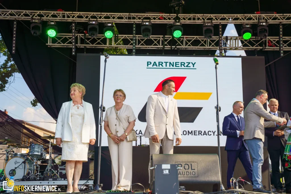Wielki korowód przeszedł przez Lipce Reymontowskie. Zobacz zdjęcia z Dnia Reymonta 2026! 1 dnia reymonta 2026 41 z 75 1024x683 watermarked large