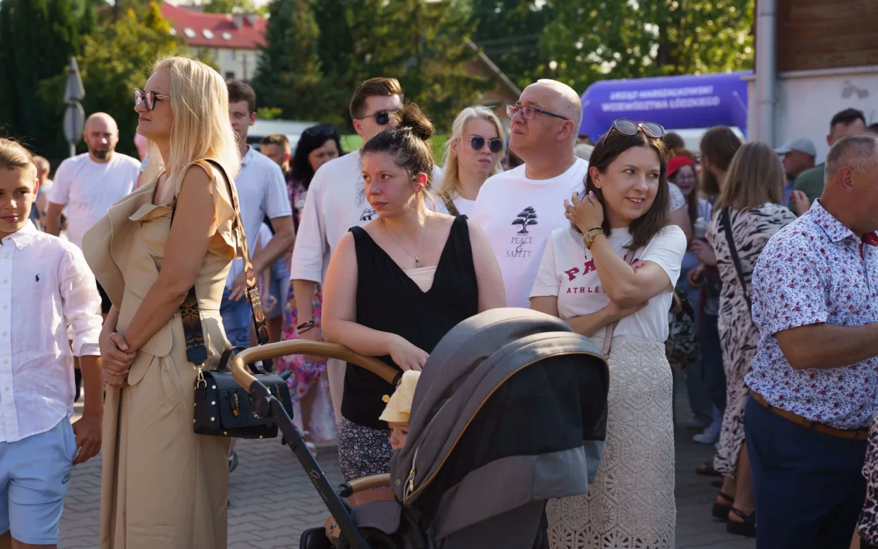 Wielki korowód przeszedł przez Lipce Reymontowskie. Zobacz zdjęcia z Dnia Reymonta 2026! — zdjęcie 51 z 75