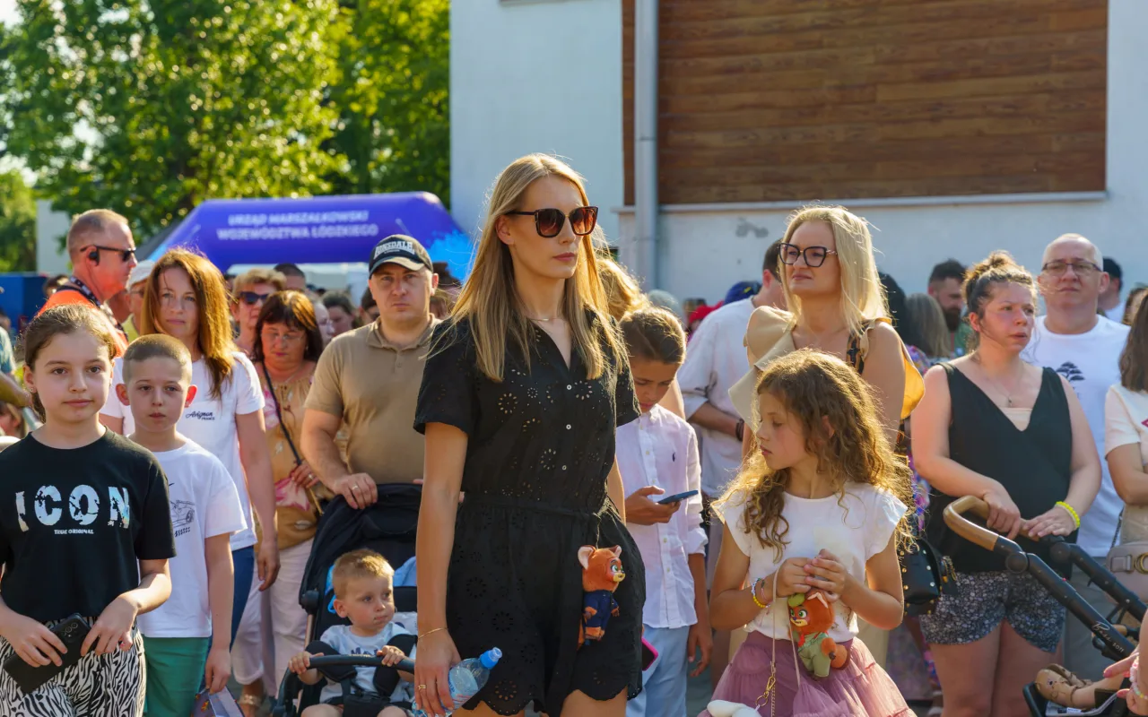 Wielki korowód przeszedł przez Lipce Reymontowskie. Zobacz zdjęcia z Dnia Reymonta 2026! — zdjęcie 54 z 75
