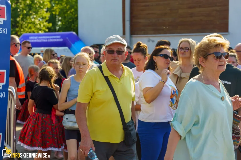 Wielki korowód przeszedł przez Lipce Reymontowskie. Zobacz zdjęcia z Dnia Reymonta 2026! 6 dnia reymonta 2026 57 z 75 1024x683 watermarked large