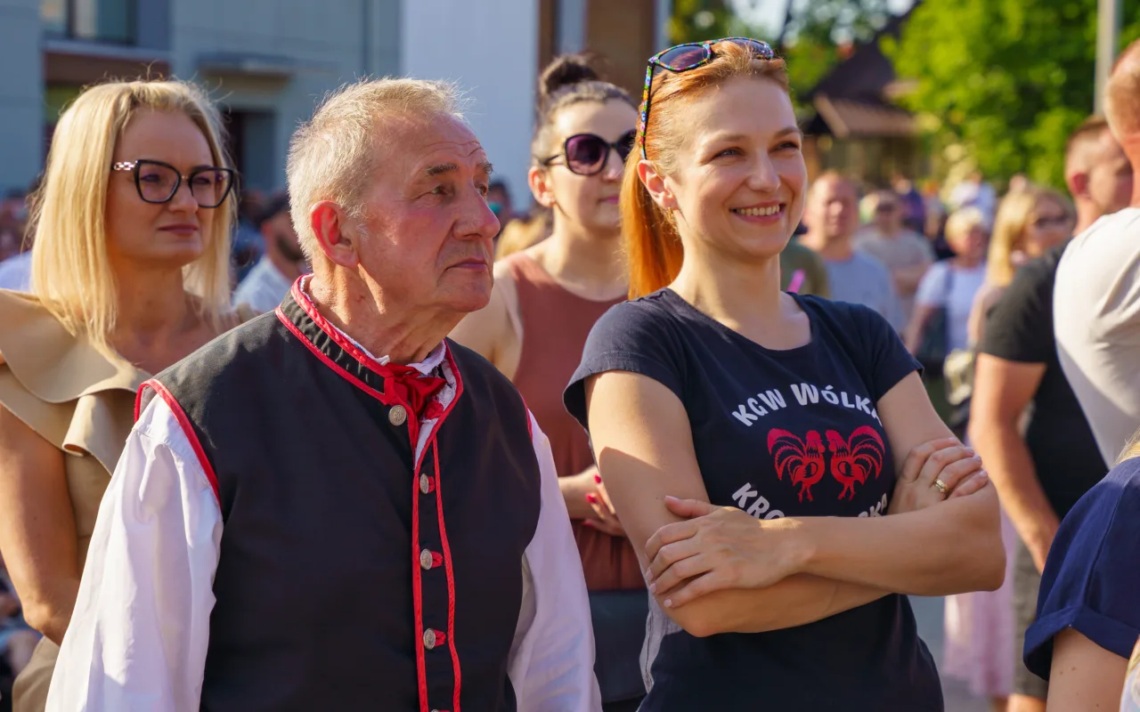 Wielki korowód przeszedł przez Lipce Reymontowskie. Zobacz zdjęcia z Dnia Reymonta 2026! — zdjęcie 68 z 75
