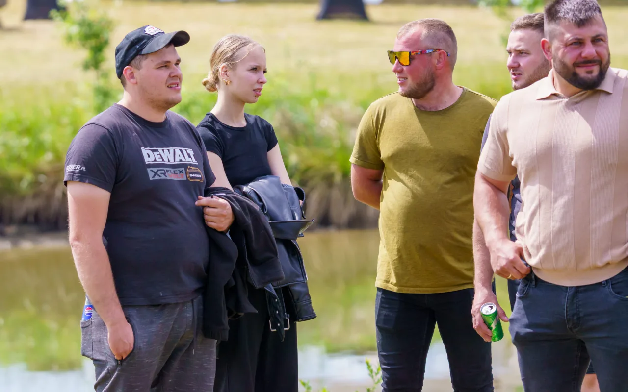 Jarosław Kaczyński i Przemysław Czarnek podczas konwencji programowej w Świętych Nowakach, gmina Maków, powiat skierniewicki