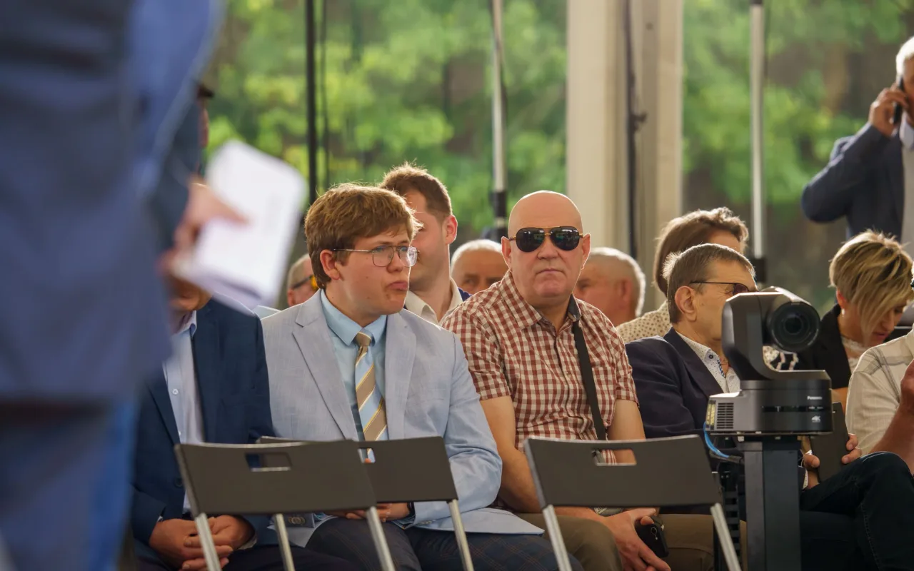 Jarosław Kaczyński i Przemysław Czarnek podczas konwencji programowej w Świętych Nowakach, gmina Maków, powiat skierniewicki
