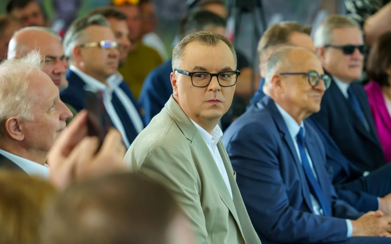Jarosław Kaczyński i Przemysław Czarnek podczas konwencji programowej w Świętych Nowakach, gmina Maków, powiat skierniewicki