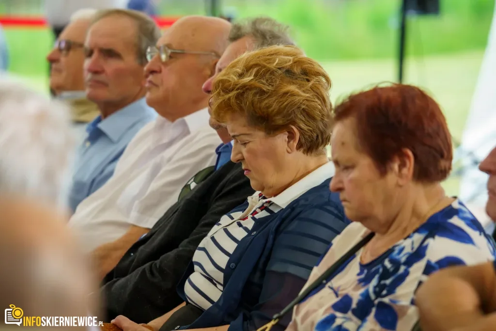 Jarosław Kaczyński i Przemysław Czarnek podczas konwencji programowej w Świętych Nowakach, gmina Maków, powiat skierniewicki
