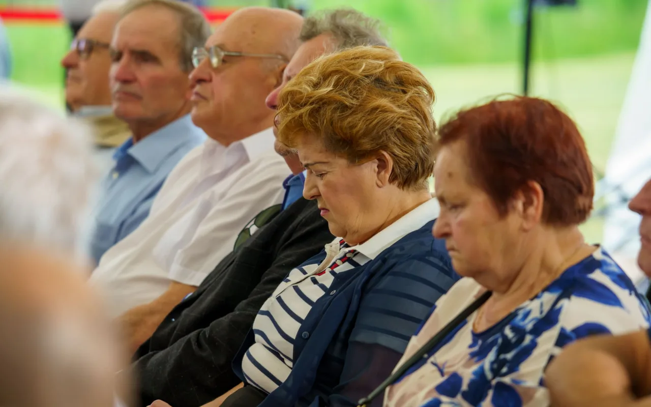 Jarosław Kaczyński i Przemysław Czarnek podczas konwencji programowej w Świętych Nowakach, gmina Maków, powiat skierniewicki