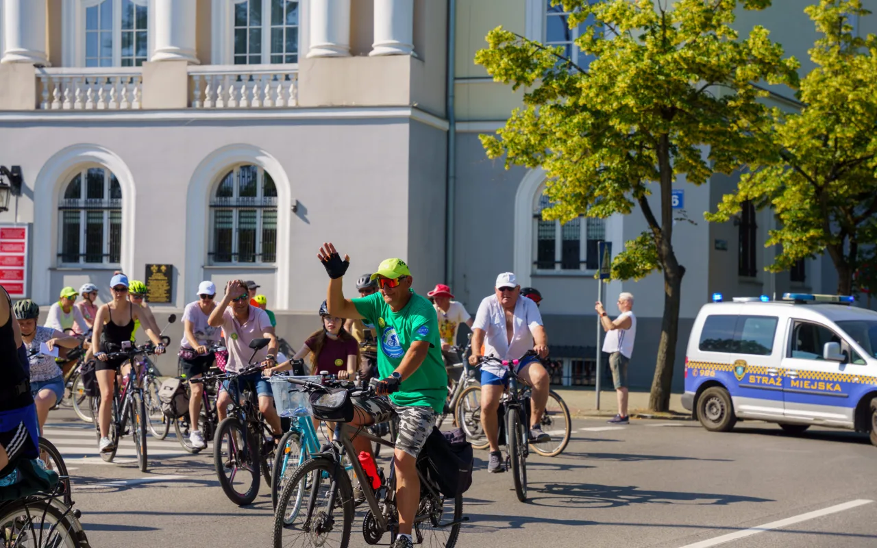 [ZDJĘCIA] Powiatowy Rajd Lata 2026 za nami. Upał nie zniechęcił rowerzystów — zdjęcie 37 z 102