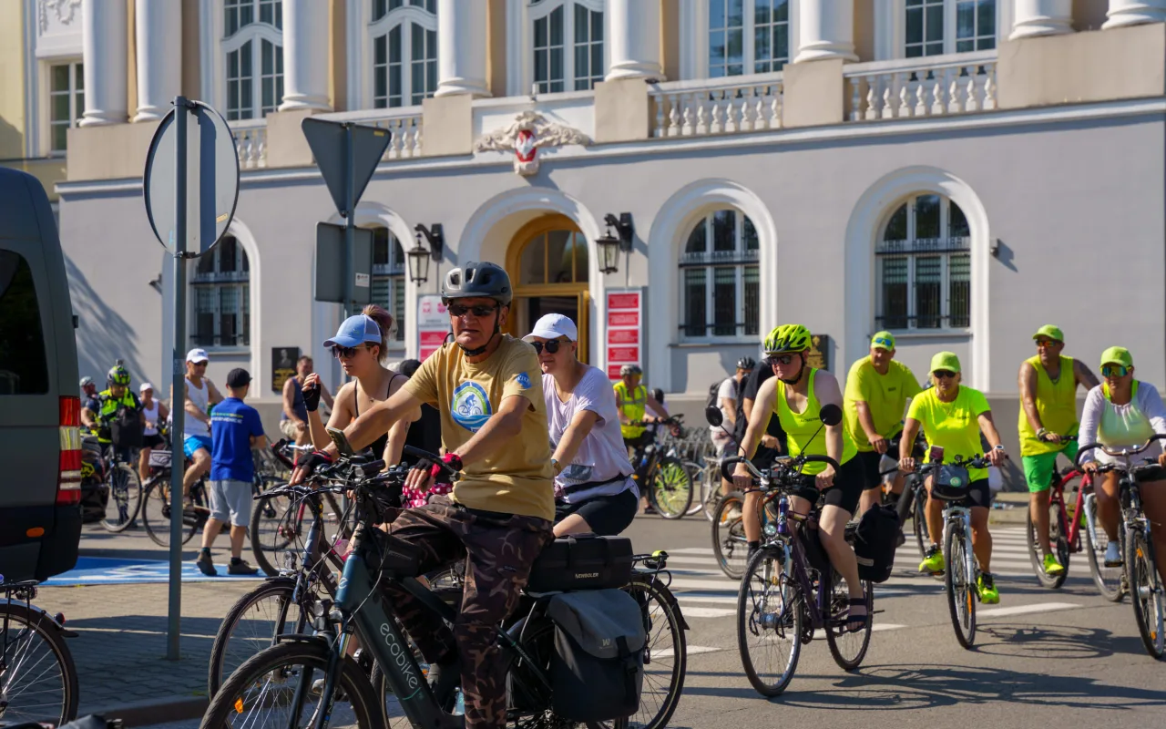 [ZDJĘCIA] Powiatowy Rajd Lata 2026 za nami. Upał nie zniechęcił rowerzystów — zdjęcie 39 z 102