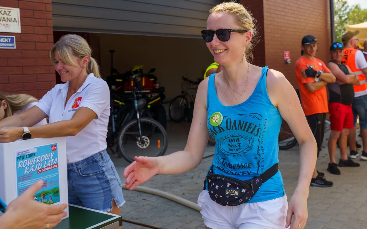[ZDJĘCIA] Powiatowy Rajd Lata 2026 za nami. Upał nie zniechęcił rowerzystów — zdjęcie 82 z 102
