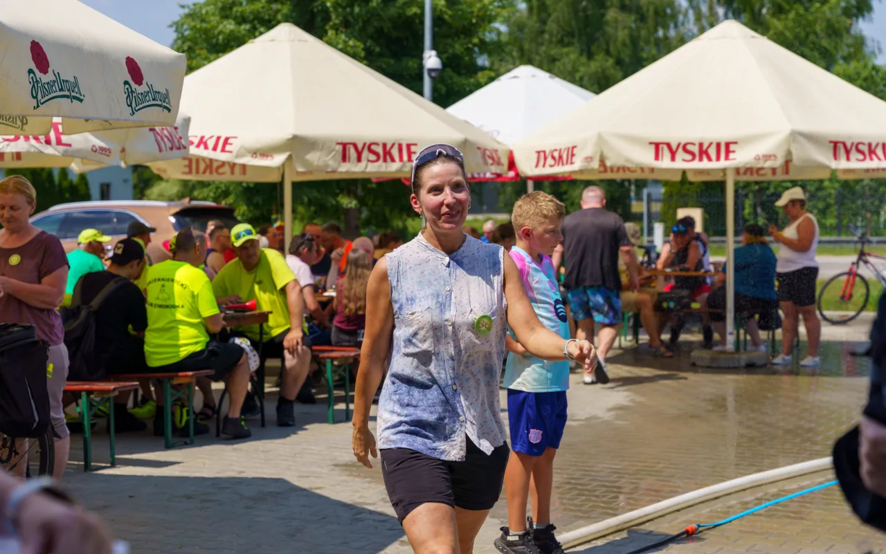 [ZDJĘCIA] Powiatowy Rajd Lata 2026 za nami. Upał nie zniechęcił rowerzystów — zdjęcie 90 z 102