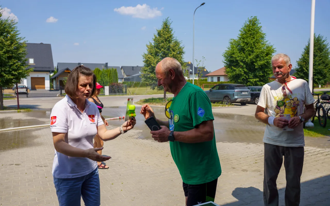 [ZDJĘCIA] Powiatowy Rajd Lata 2026 za nami. Upał nie zniechęcił rowerzystów — zdjęcie 96 z 102