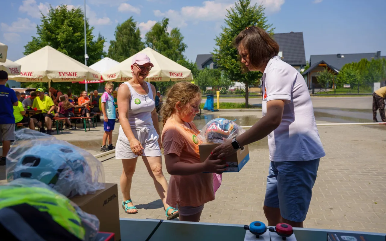 [ZDJĘCIA] Powiatowy Rajd Lata 2026 za nami. Upał nie zniechęcił rowerzystów — zdjęcie 99 z 102