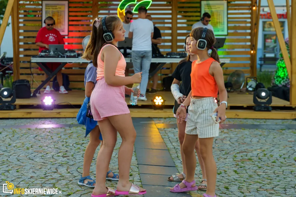skierniewice bawily sie na music square 3 z 52 1024x683 watermarked large