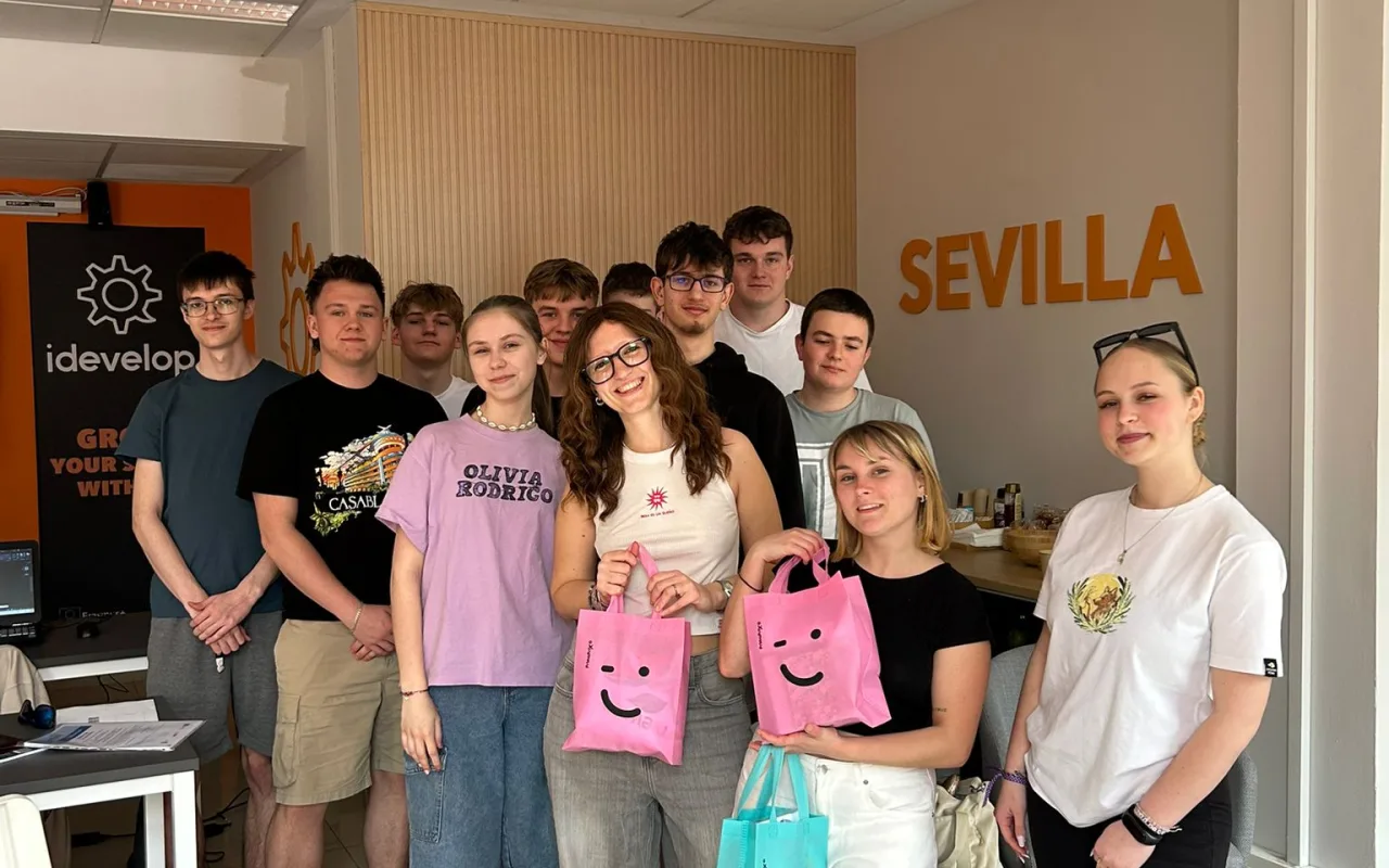 „Nie było lania wody, wsiedliśmy do koparek”. Uczniowie skierniewickiej budowlanki o zderzeniu z rynkiem pracy w Europie — zdjęcie 13 z 23