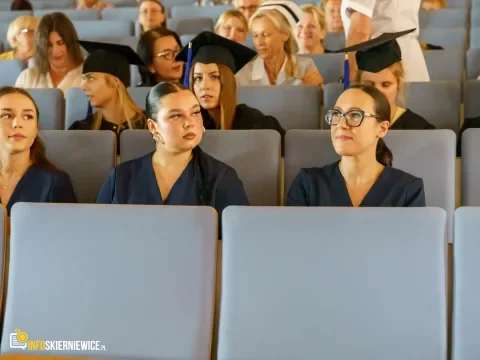 Symboliczne wejście do zawodu. Za studentami ANS w Skierniewicach uroczyste czepkowanie