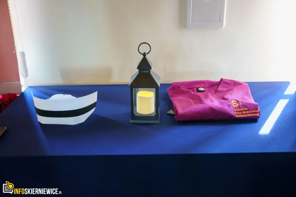 Symboliczne Wejście Do Zawodu. Za Studentami Ans W Skierniewicach Uroczyste Czepkowanie 32