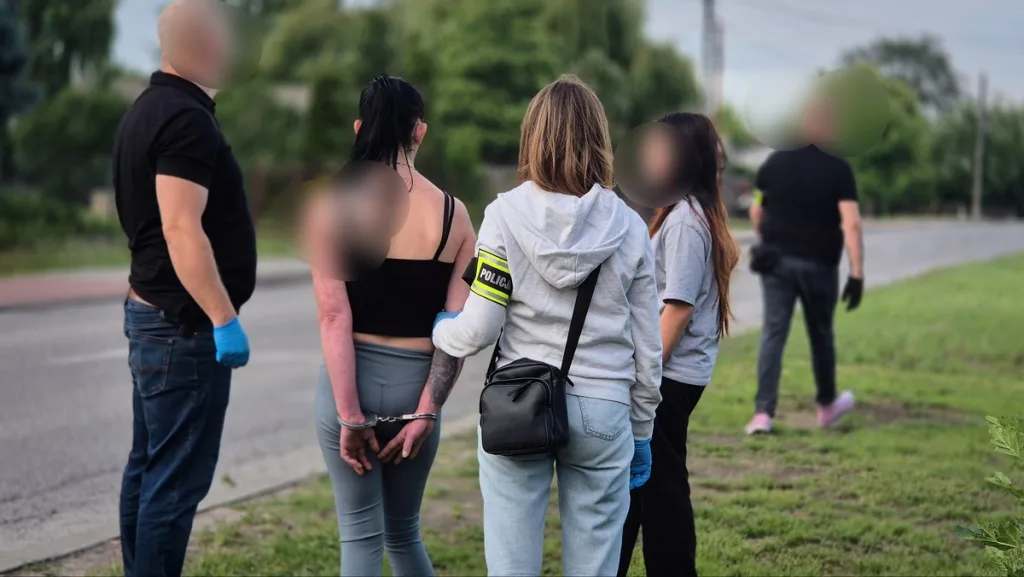 Miał 68 Lat I Produkował Narkotyki. Wpadł Po Akcji Skierniewickiej Policji 07