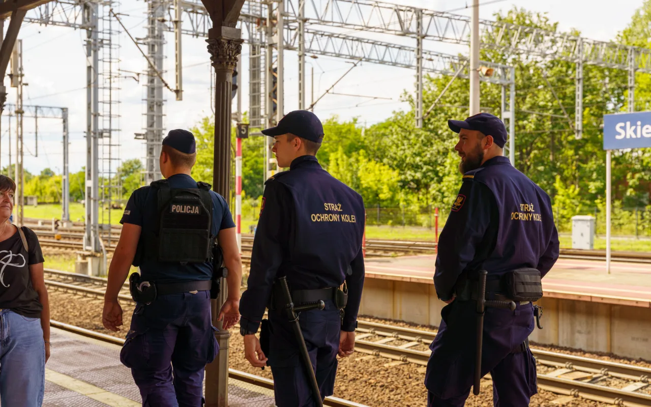 Nowoczesne pociągi na torach. Pesa Elf 3.0 w Skierniewicach i historyczna wizyta ministra — zdjęcie 1 z 75