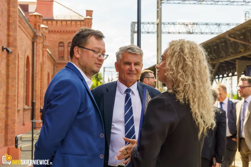 Nowoczesne Pociągi Na Torach. Pesa Elf 3.0 W Skierniewicach I Historyczna Wizyta Ministra 13