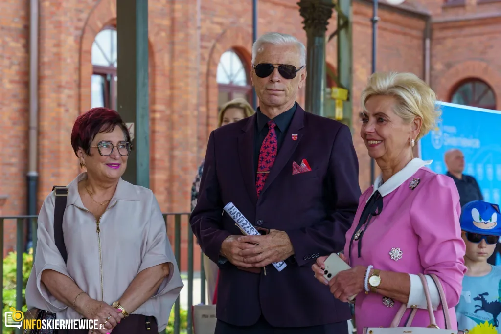 Nowoczesne Pociągi Na Torach. Pesa Elf 3.0 W Skierniewicach I Historyczna Wizyta Ministra 15