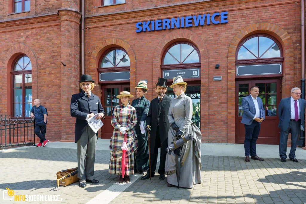 Nowoczesne Pociągi Na Torach. Pesa Elf 3.0 W Skierniewicach I Historyczna Wizyta Ministra 02