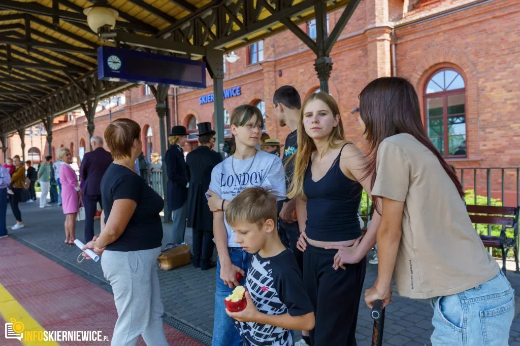 Nowoczesne Pociągi Na Torach. Pesa Elf 3.0 W Skierniewicach I Historyczna Wizyta Ministra 21