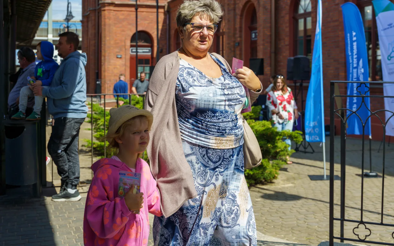 Nowoczesne pociągi na torach. Pesa Elf 3.0 w Skierniewicach i historyczna wizyta ministra — zdjęcie 23 z 75