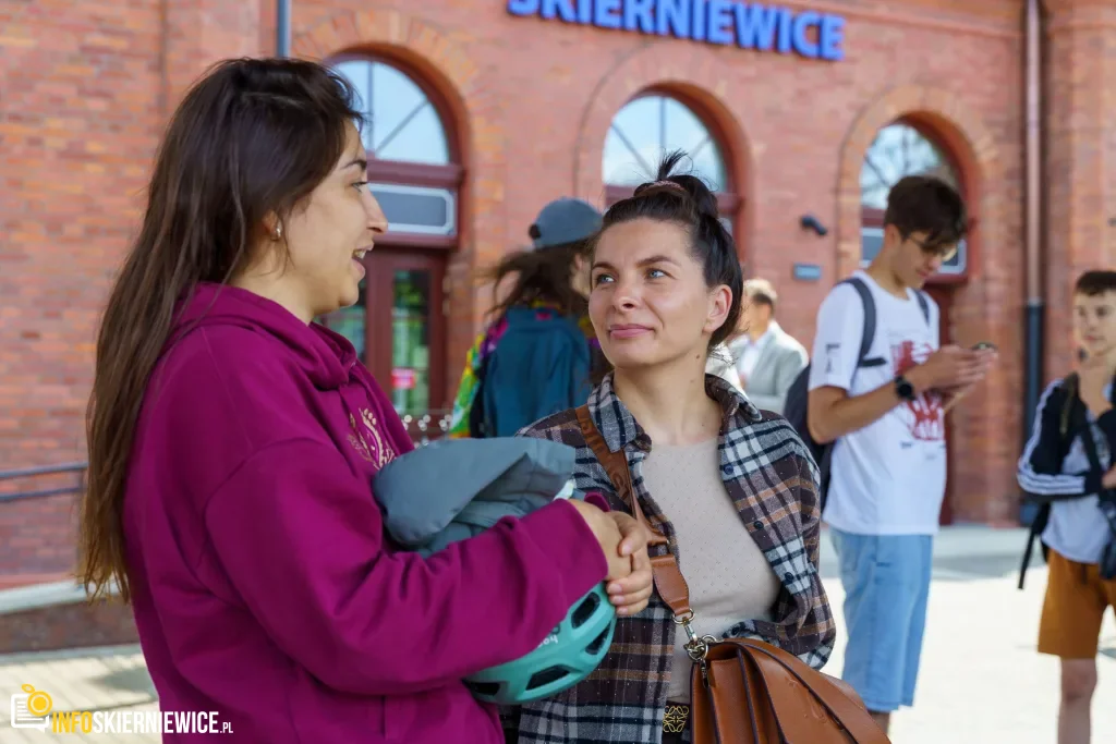 Nowoczesne Pociągi Na Torach. Pesa Elf 3.0 W Skierniewicach I Historyczna Wizyta Ministra 27