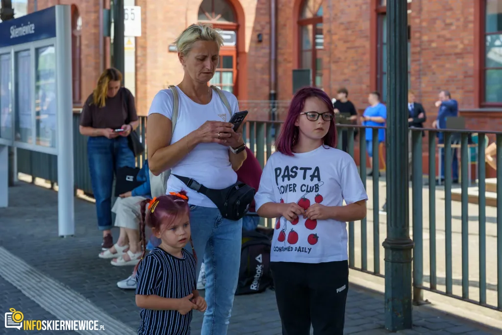 Nowoczesne Pociągi Na Torach. Pesa Elf 3.0 W Skierniewicach I Historyczna Wizyta Ministra 29