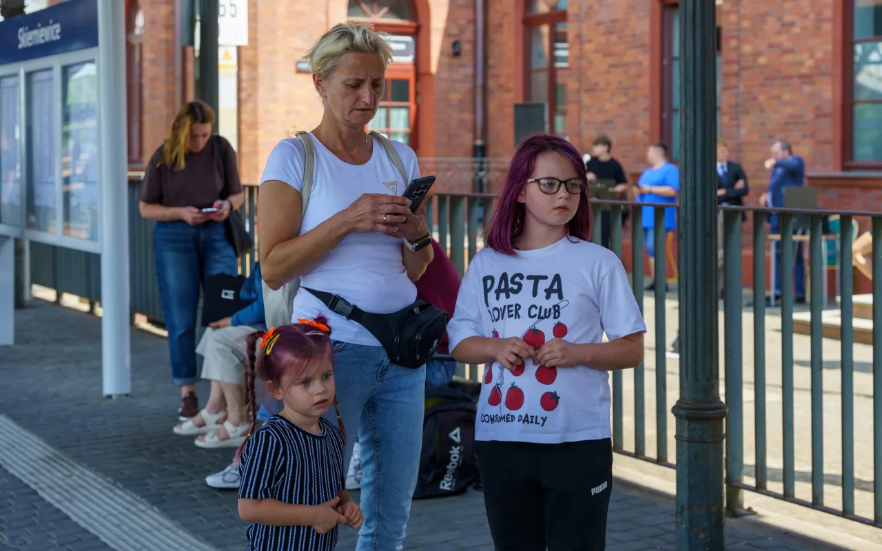 Nowoczesne pociągi na torach. Pesa Elf 3.0 w Skierniewicach i historyczna wizyta ministra — zdjęcie 29 z 75