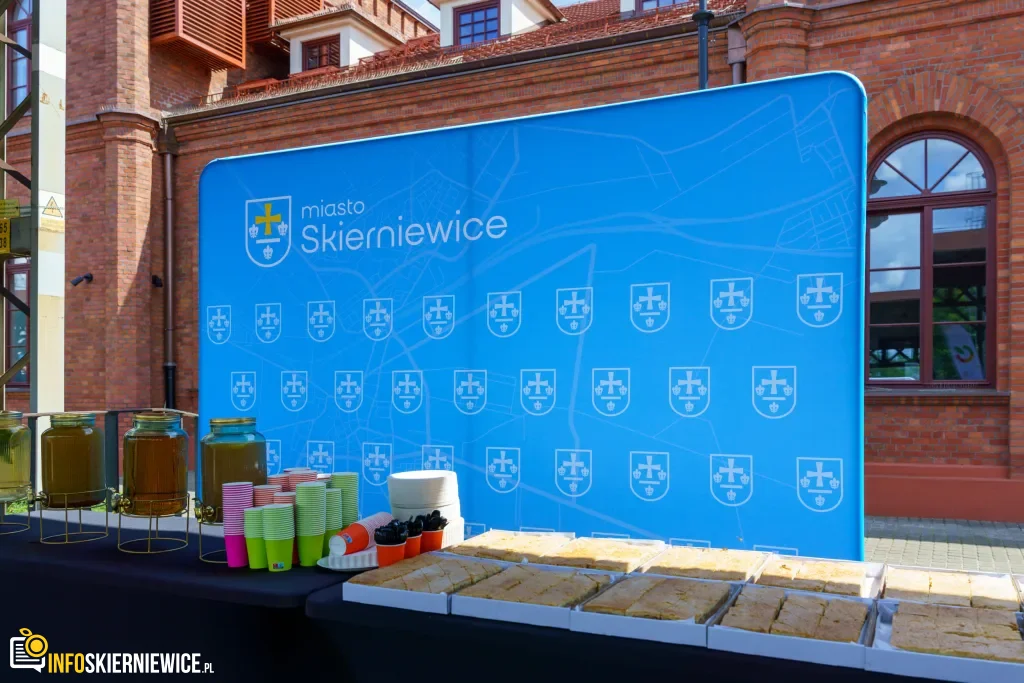 Nowoczesne Pociągi Na Torach. Pesa Elf 3.0 W Skierniewicach I Historyczna Wizyta Ministra 03