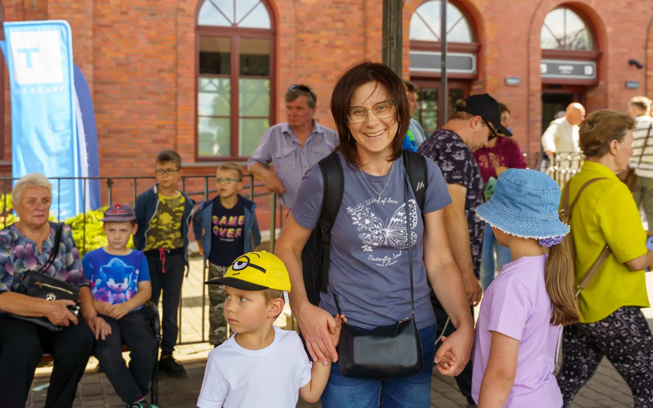 Nowoczesne pociągi na torach. Pesa Elf 3.0 w Skierniewicach i historyczna wizyta ministra — zdjęcie 34 z 75