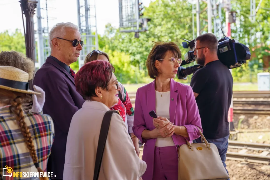 Nowoczesne Pociągi Na Torach. Pesa Elf 3.0 W Skierniewicach I Historyczna Wizyta Ministra 36
