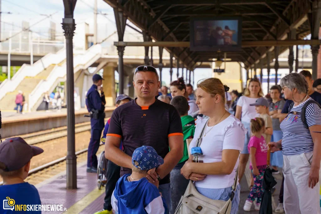 Nowoczesne Pociągi Na Torach. Pesa Elf 3.0 W Skierniewicach I Historyczna Wizyta Ministra 40