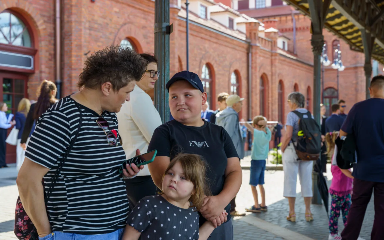 Nowoczesne pociągi na torach. Pesa Elf 3.0 w Skierniewicach i historyczna wizyta ministra — zdjęcie 43 z 75