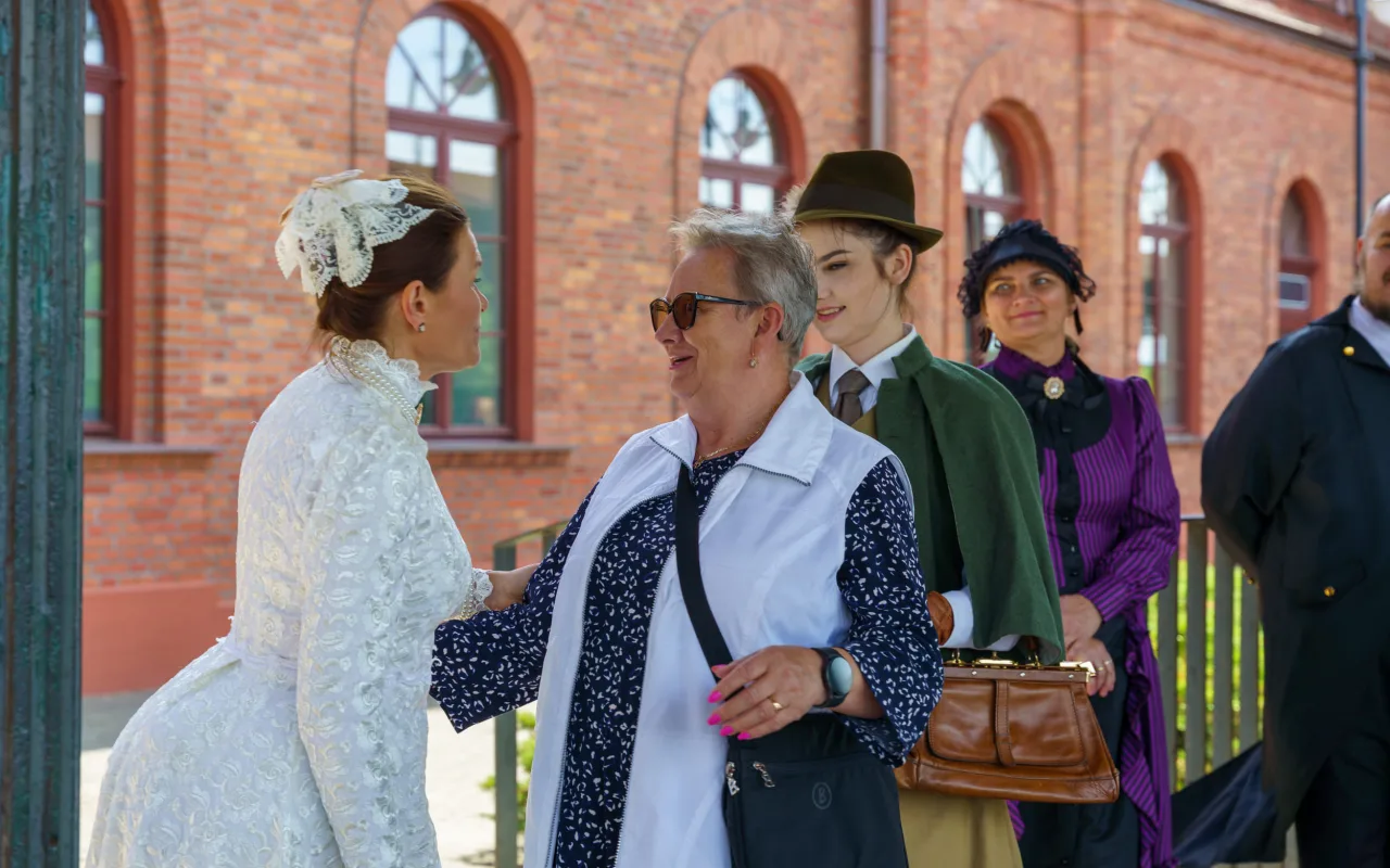 Nowoczesne pociągi na torach. Pesa Elf 3.0 w Skierniewicach i historyczna wizyta ministra — zdjęcie 5 z 75