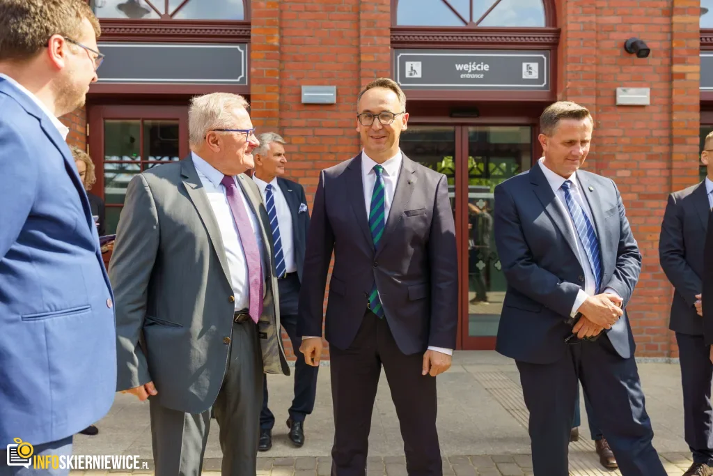 Nowoczesne Pociągi Na Torach. Pesa Elf 3.0 W Skierniewicach I Historyczna Wizyta Ministra 53