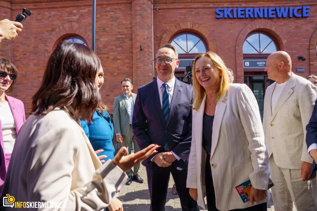 Nowoczesne Pociągi Na Torach. Pesa Elf 3.0 W Skierniewicach I Historyczna Wizyta Ministra 57