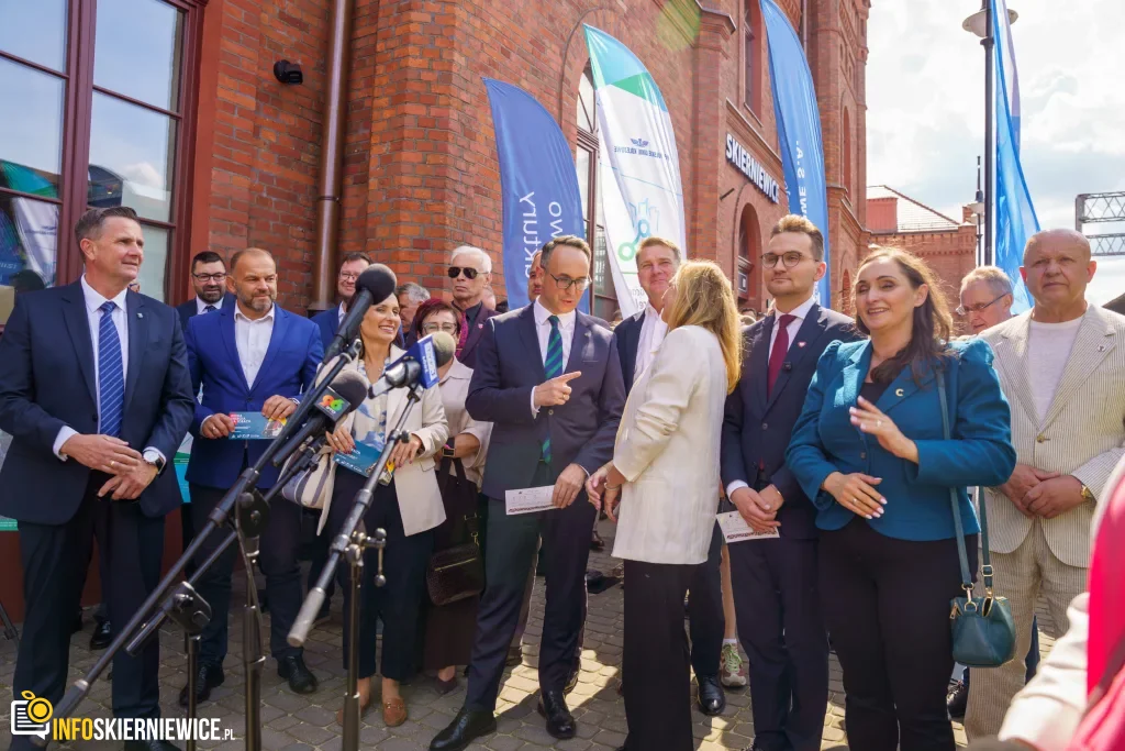 Nowoczesne Pociągi Na Torach. Pesa Elf 3.0 W Skierniewicach I Historyczna Wizyta Ministra 62