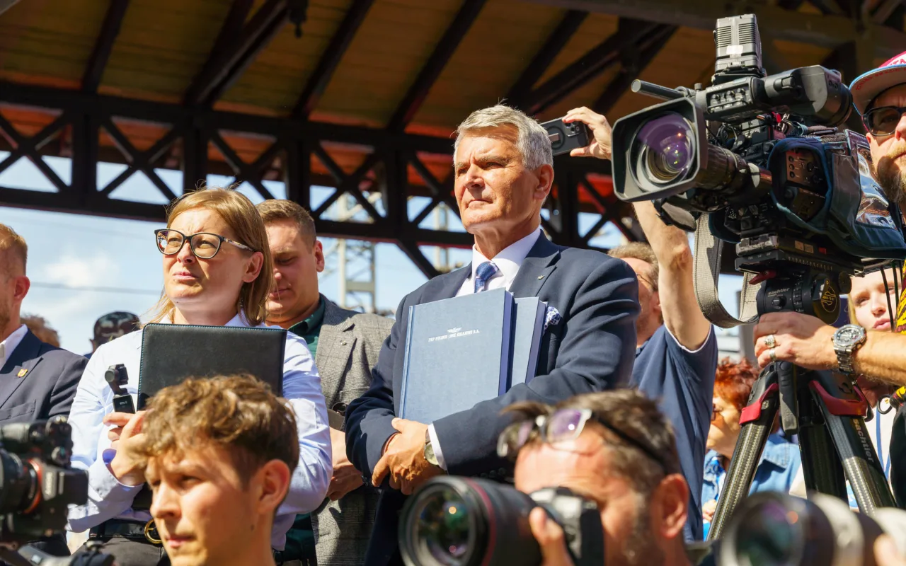 Nowoczesne pociągi na torach. Pesa Elf 3.0 w Skierniewicach i historyczna wizyta ministra — zdjęcie 65 z 75