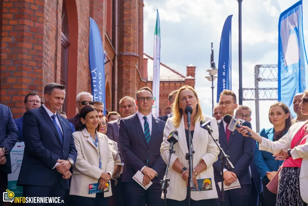 Nowoczesne Pociągi Na Torach. Pesa Elf 3.0 W Skierniewicach I Historyczna Wizyta Ministra 67