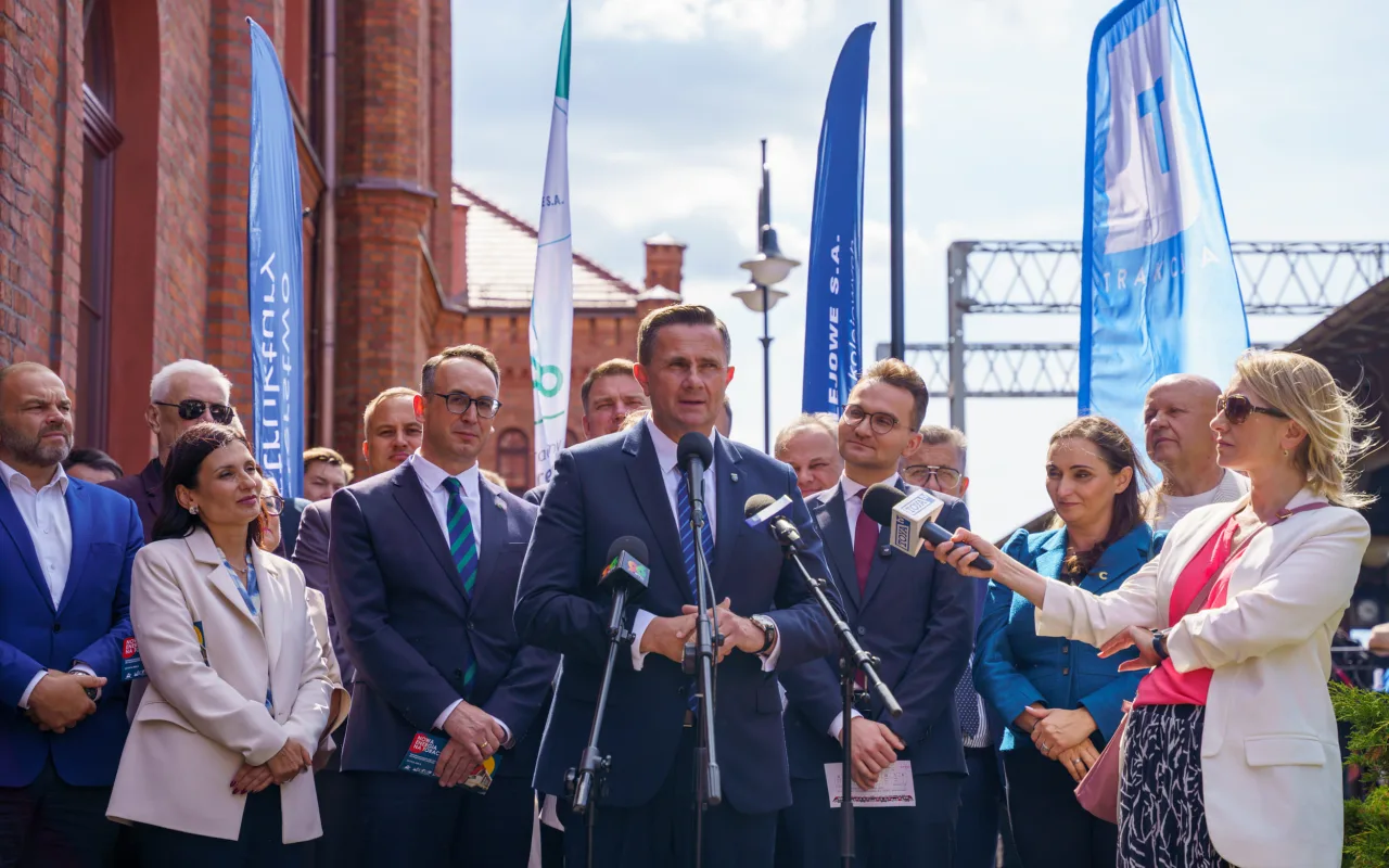 Nowoczesne pociągi na torach. Pesa Elf 3.0 w Skierniewicach i historyczna wizyta ministra — zdjęcie 68 z 75